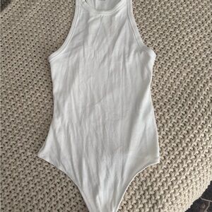 🤍 EUC Abercrombie bodysuit